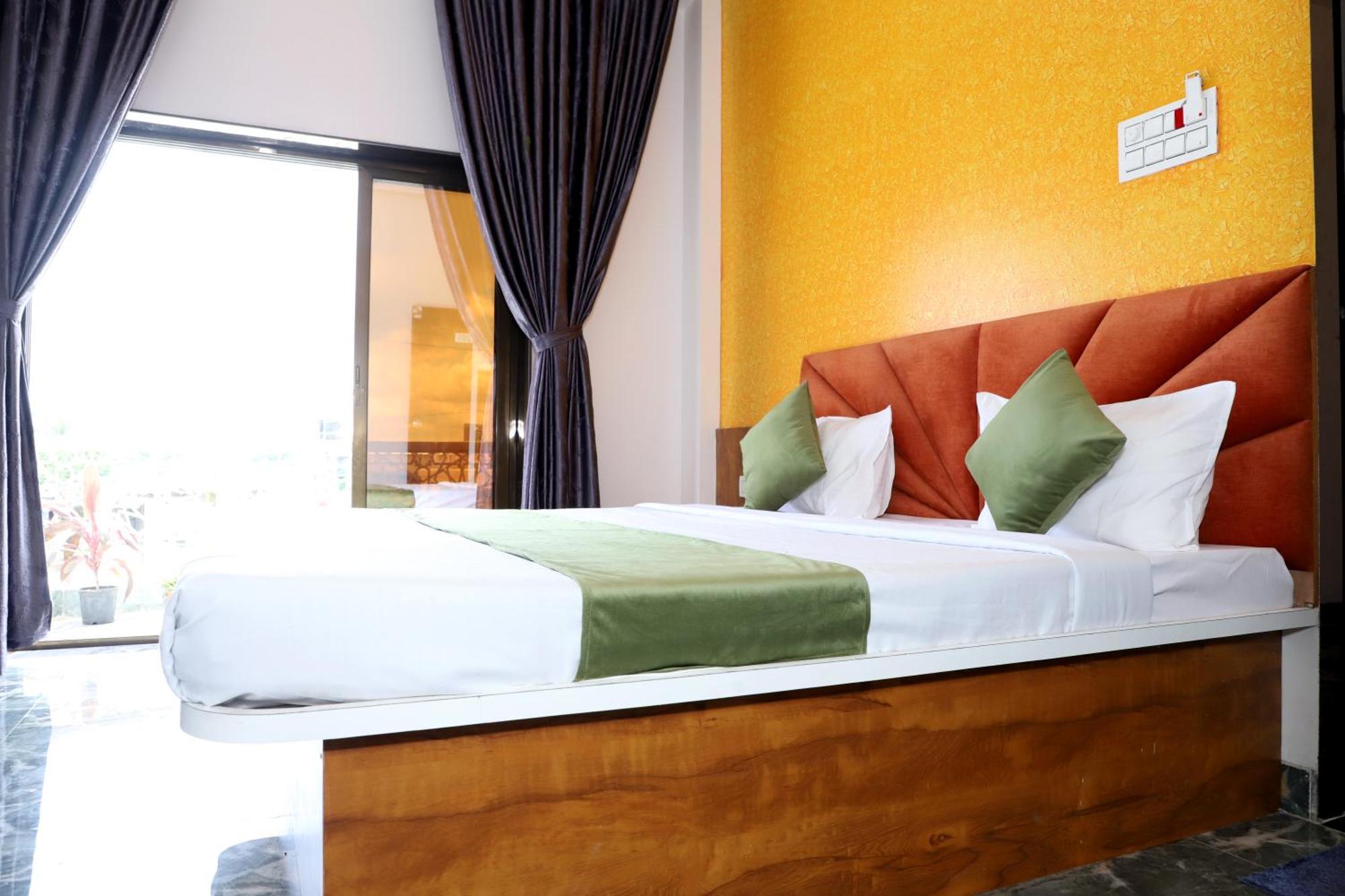 Hotel Grand Khuldabad ภายนอก รูปภาพ